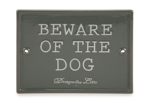 Designed By Lotte Beware Of The Dog - Hond - Keramiek - Grijs - 20X16 Cm