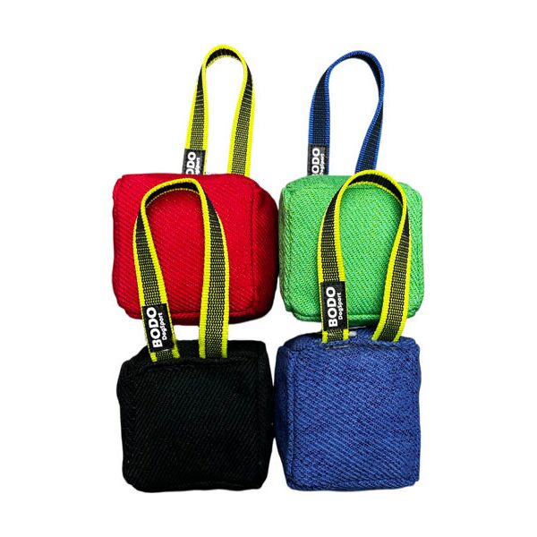 BODO honden bijtkussen kubus - Katoen/Nylon - 10x10cm - Met handvat | Bijtrollen en kussens